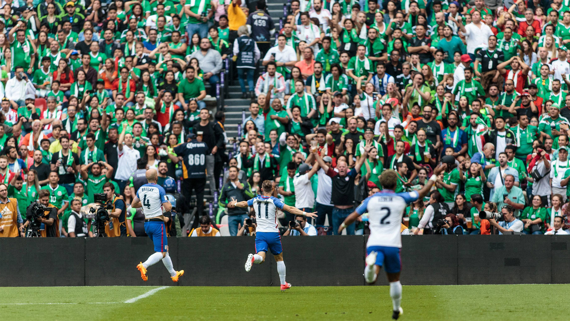 Michael Bradley scores for the USMNT at Mexico's Estadio Azteca